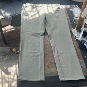 Greg Norman Collection Men's Khaki Chinos 5 pocket new no tags 32 x 32
